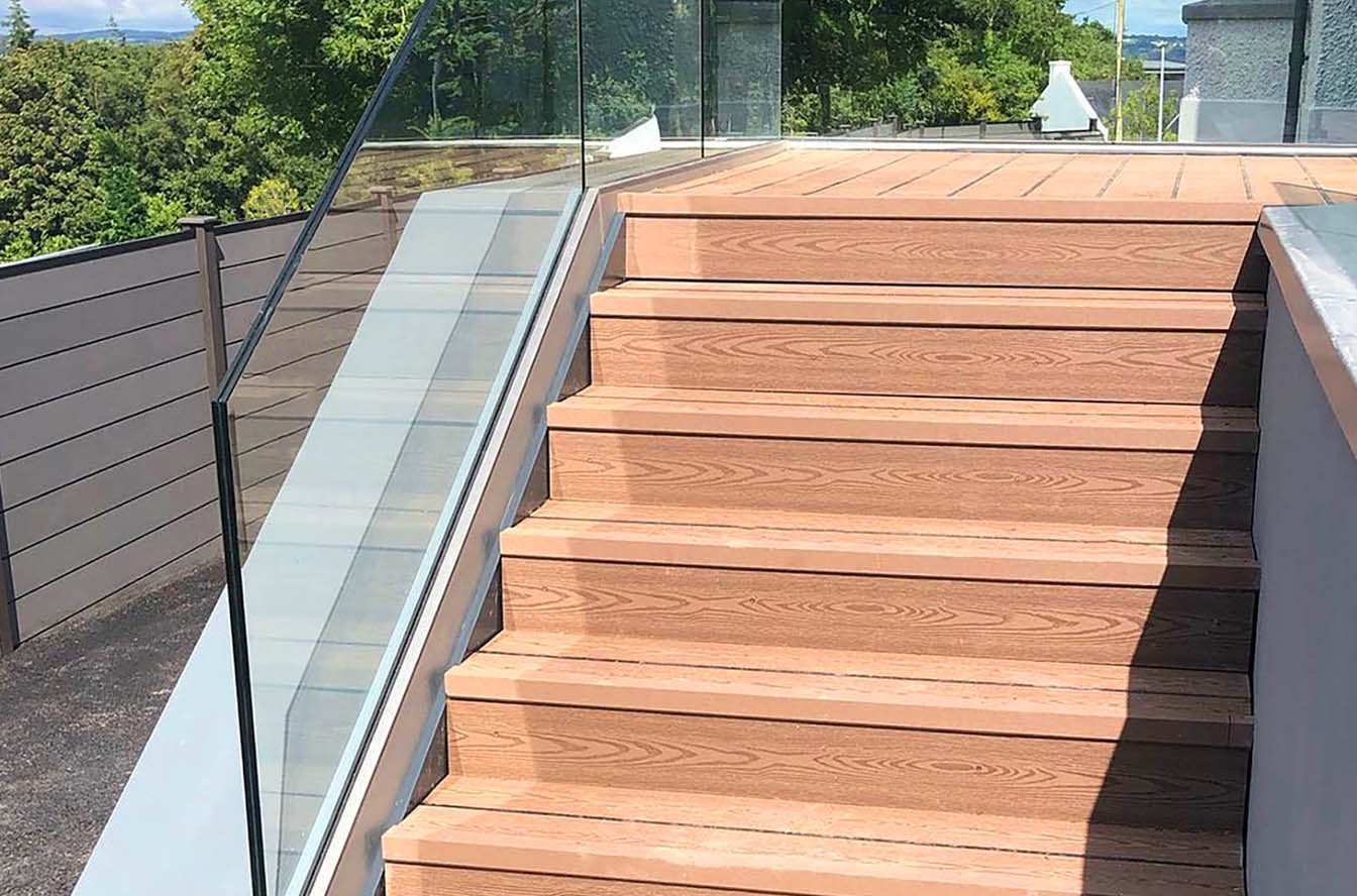 brown-decking-grey-composite-fencing