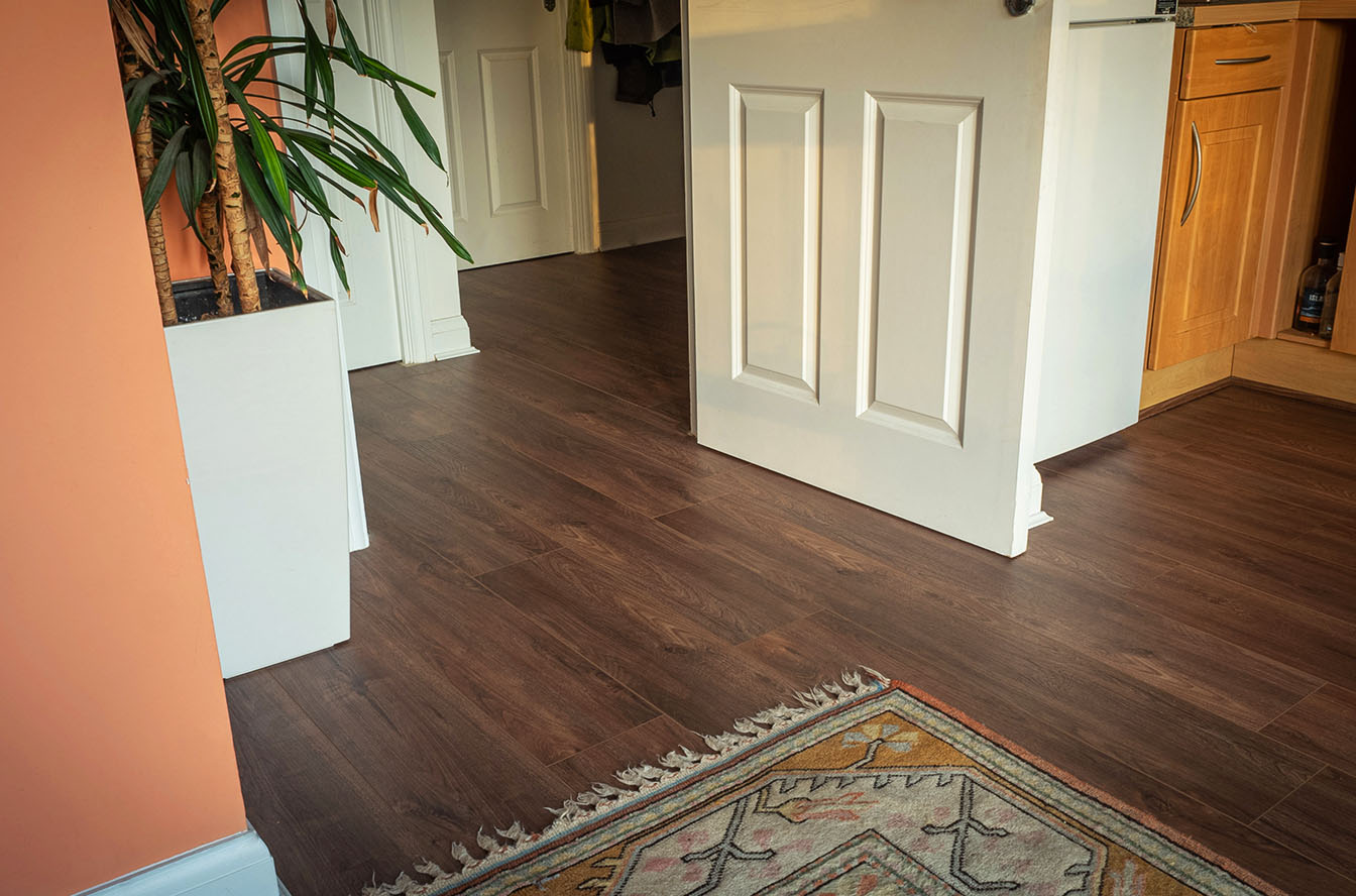 dark-wood-texture-laminate-flooring
