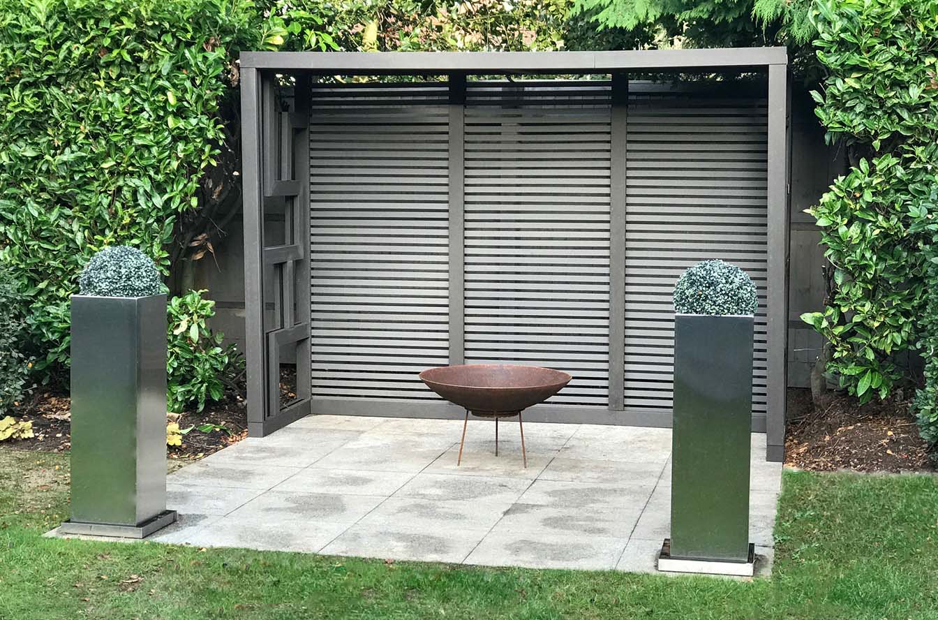 garden-pergola-grey-composite-fencing