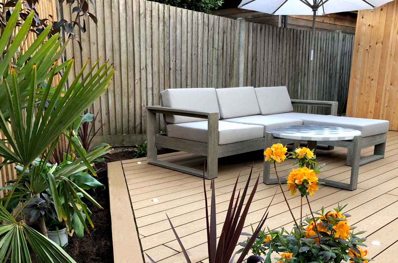garden-seating-brown-composite-decking