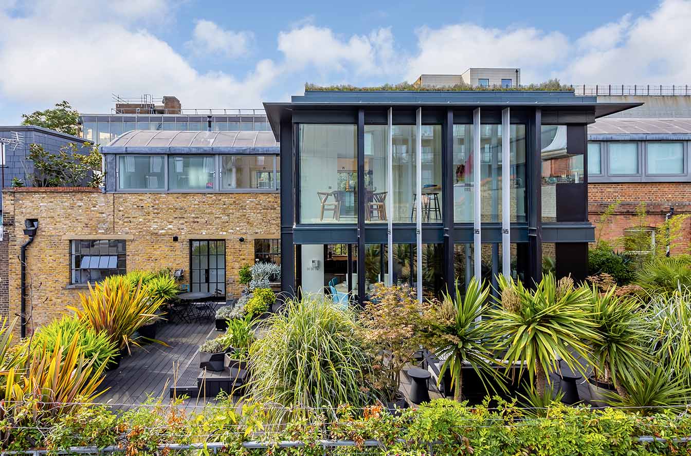 garden-terrace-grey-composite-decking