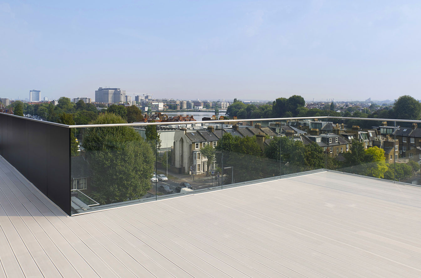 roof-terrace-grey-composite-decking